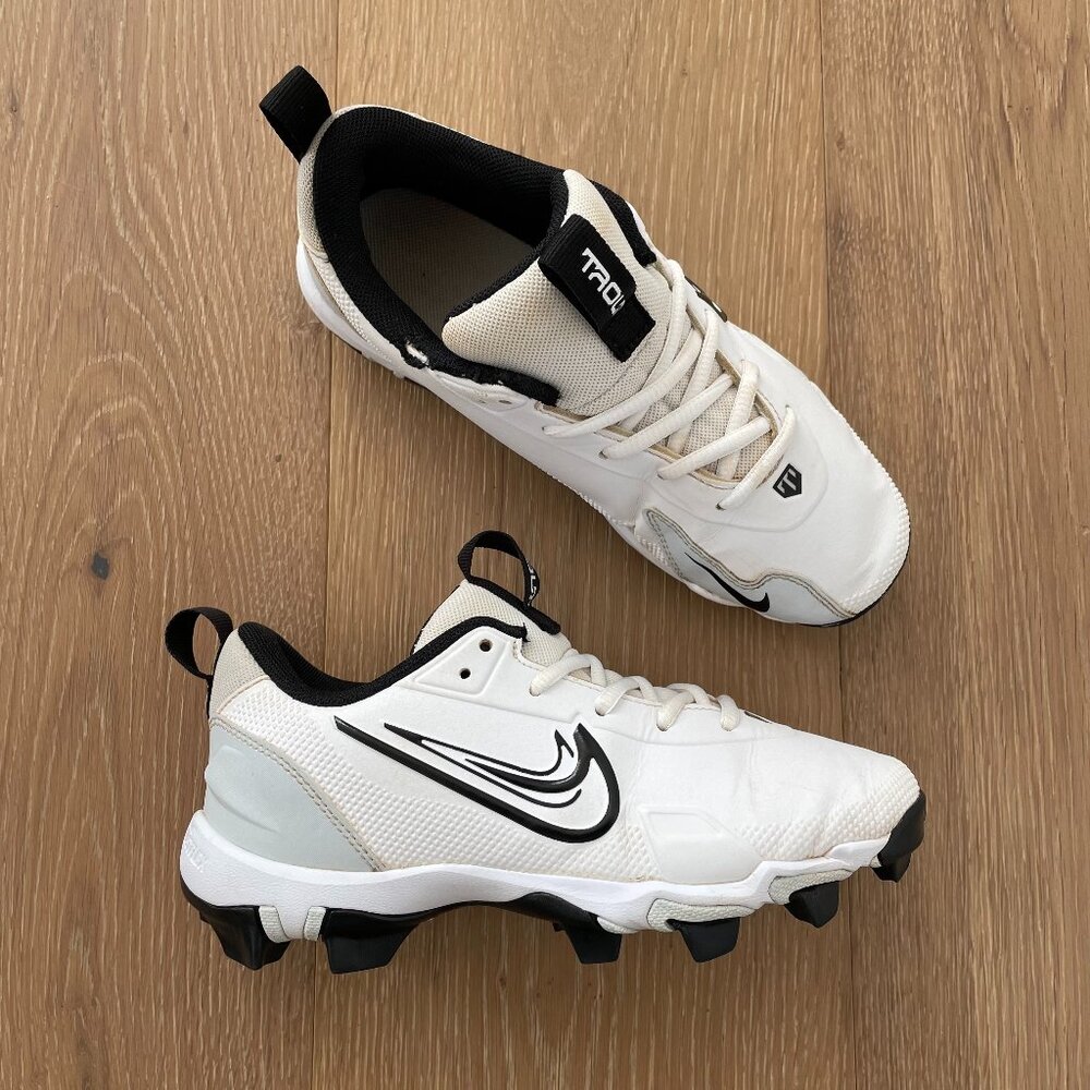 Nike Kids White and Black Cleats Sneakers